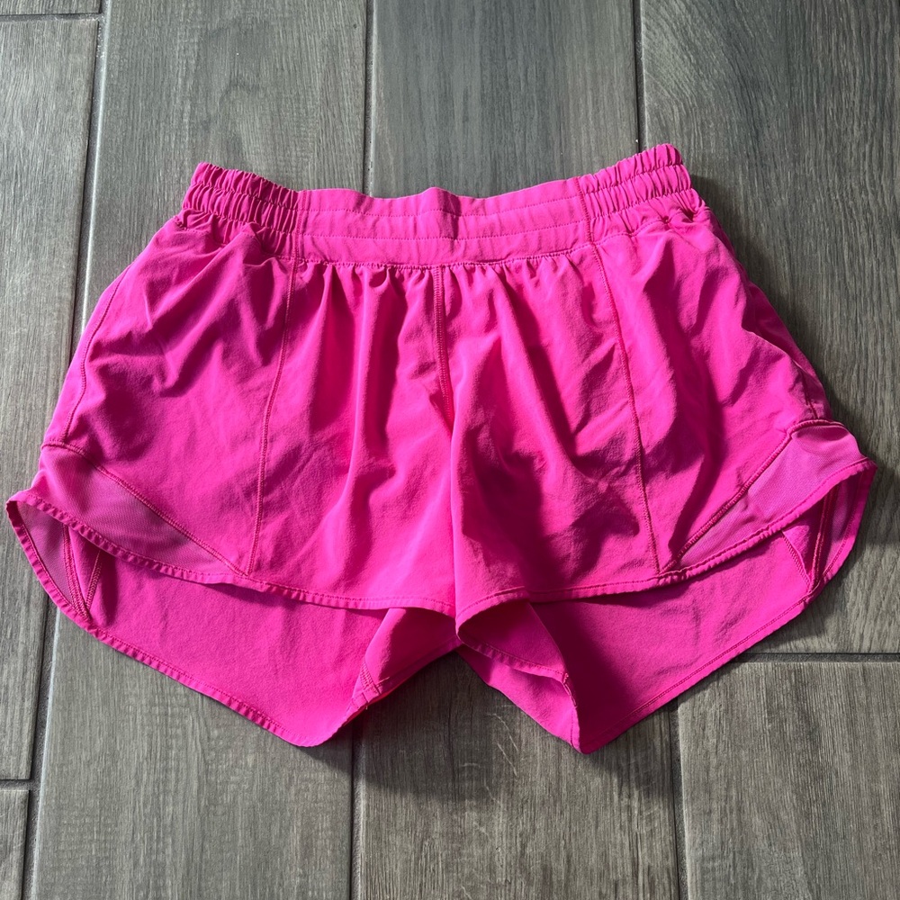 Lululemon Hotty Hot 4” high waisted shorts